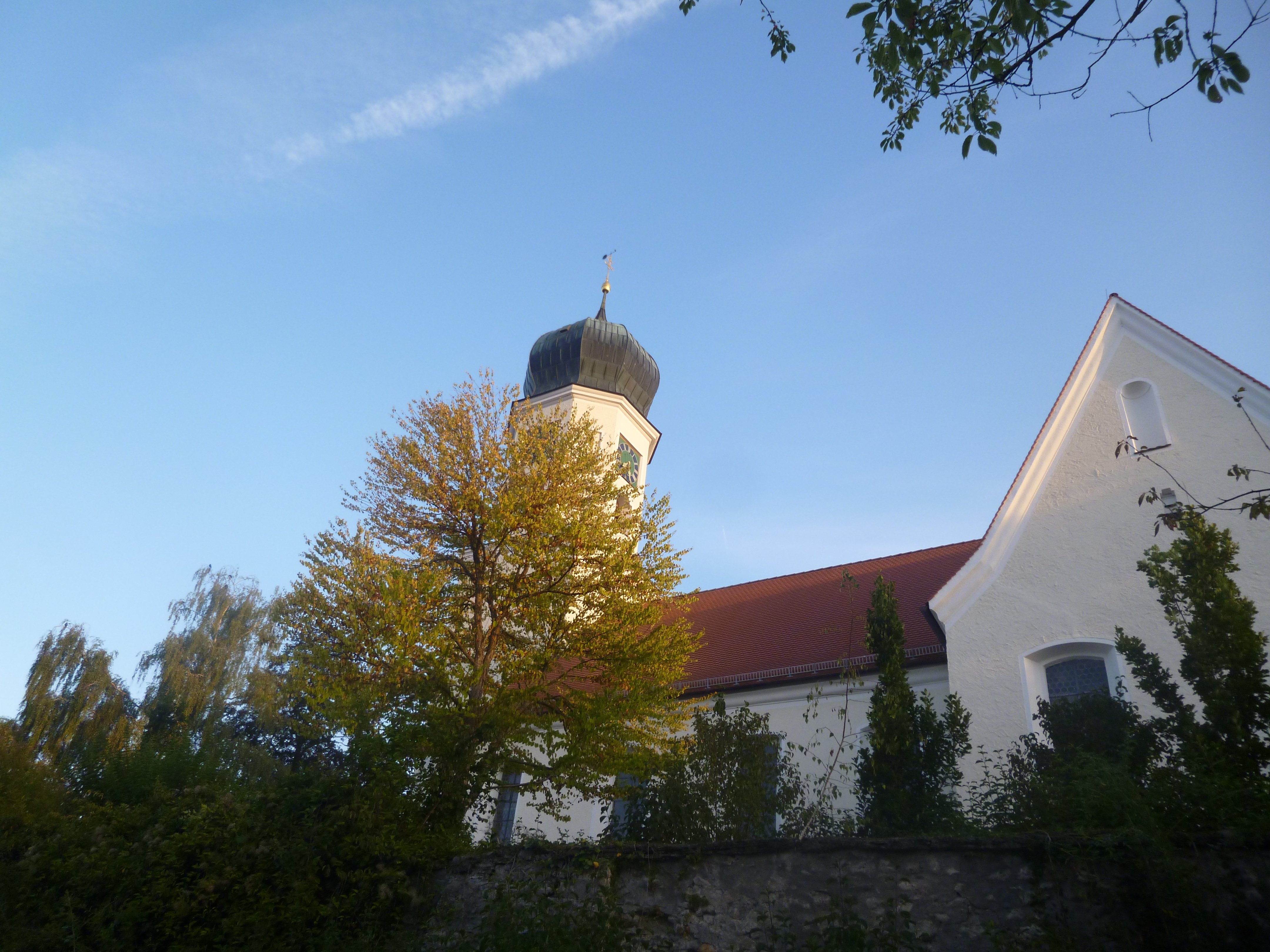  Wallfahrtskirche im Herbst 